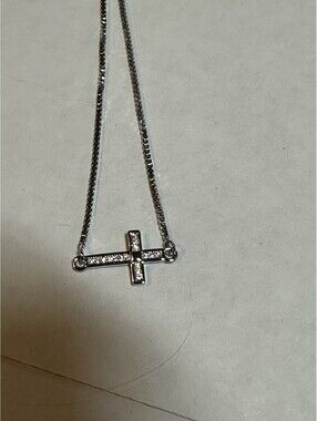 GUESS Silvertone Crystal Cross Bracelet Adjustable Size New with Tags